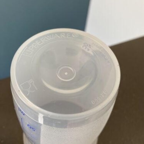 Tupperware Quick Shake 16 Ounce - Picture 5 of 5